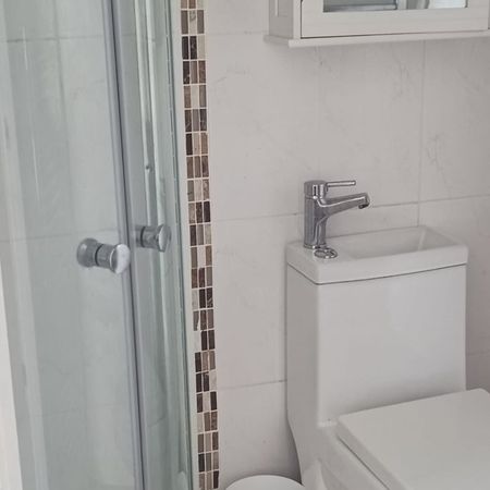 Room in a Shared House, Anna Croft, B23 - Photo 4