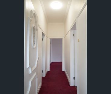 Beautifully Presented 4-Bedroom Home in Sought-After Inner City Isl... - Photo 6