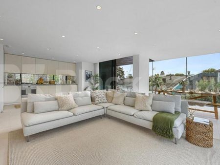 Stunning luxury 3 bed 2 bath modern development by Regents Park - Photo 4