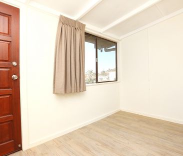 CENTRAL COOLANGATTA TWO BEDROOM UNIT - Photo 1