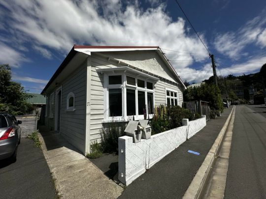 Sunny and cute! - Photo 1