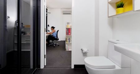 U18 6 Bedroom Share Bathroom Female - Photo 5