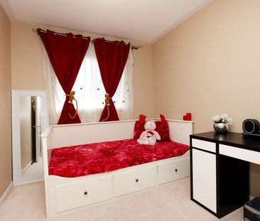 For Lease - 37 Ancestor Drive, Brampton, Ontario - Photo 2