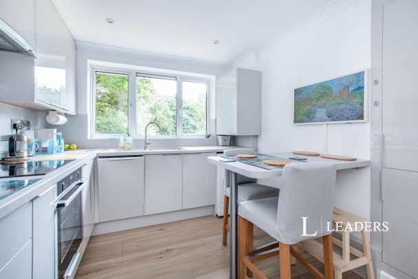 2 bedroom flat to rent Portarlington Road, Bournemouth - Photo 1