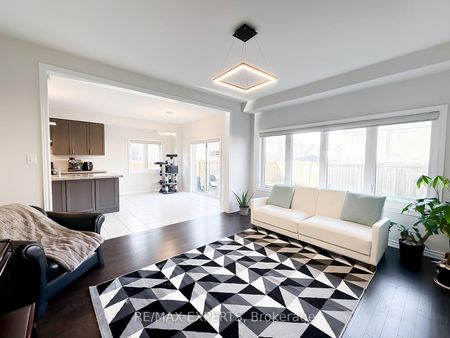 For Lease - 1426 Farrow Crescent, Innisfil, Ontario - Photo 5