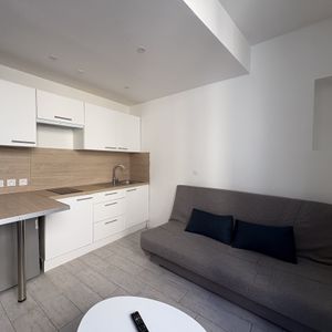 Location Appartement 1 pièce 18m² CASTELNAUDARY 11400 - Photo 2
