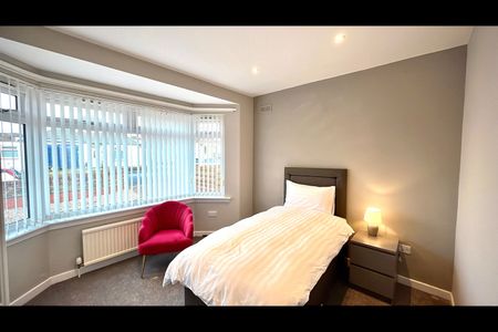 3 Bed Bungalow, Craigmount View, EH12 - Photo 4