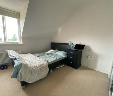 4 bedroom House To Let - Photo 6