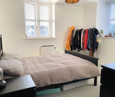 1 Bed Flat, Viaduct Road, LS4 - Photo 4