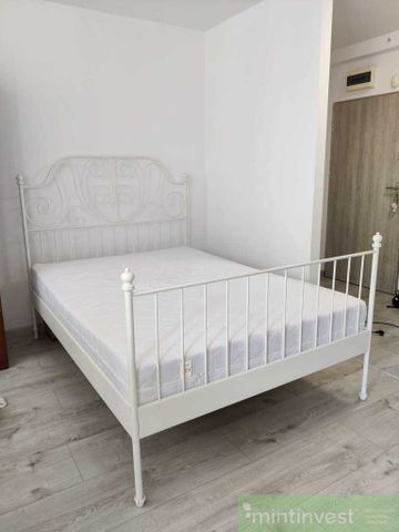 Umeblowana kawalerka z balkonem na wynajem - Zdjęcie 3