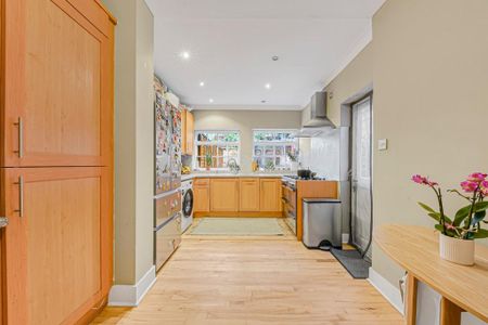 4 bedroom terraced house to rent - Photo 3