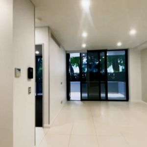 1 bed 1 bath-Excluding furniture - Photo 2