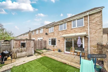3 bedroom end of terrace house to rent - Photo 4
