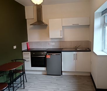 Studio & En-Suite Rooms – Beautiful Shared Home in Failsworth!! - Photo 1