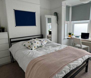 5 bedroom house to rent - Photo 1