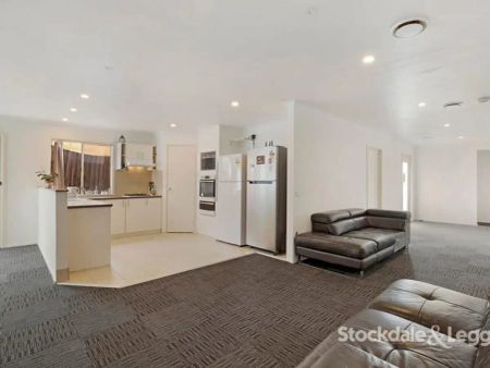 49 Grange Boulevard, Bundoora VIC 3083 - Photo 3