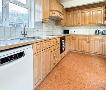 3 bedroom semi-detached house to rent - Photo 5