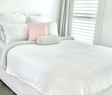Near new Hamptons style Villa - Photo 5
