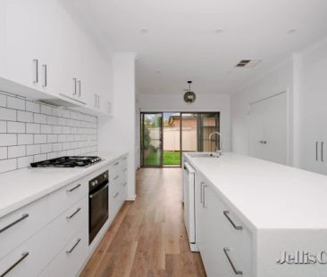 3 Bed, 2 Bath - Photo 6