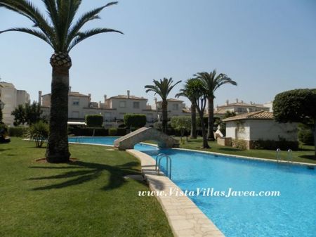 2 Bedroom Apartment with Beautiful Communal Pool- RESERVED - €500 / Month - Photo 2