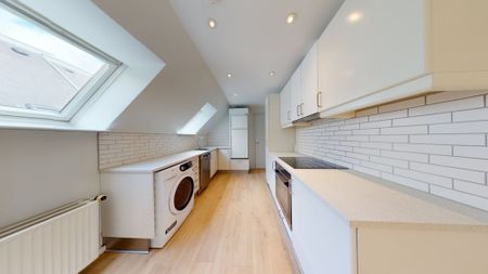 Centralt beliggende lejlighed med lys og livlig stemning - Photo 5