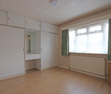 Price £2,300 pcm - Available Now - Part Furnished - Photo 3
