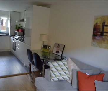 2 Bed Flat, London, E1W - Photo 1