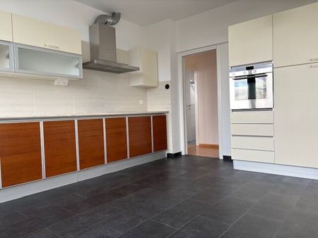 Charming 2.5-room apartment (100 m2) in Jouxtens-Mézery - Photo 3