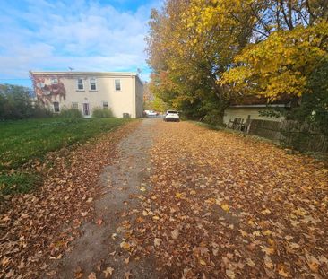 For Lease - 4570 PENETANGUISHENE Road Unit# South, Springwater, Ont... - Photo 2