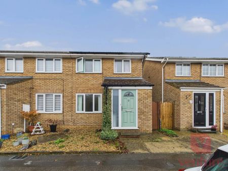 3 bedroom semi-detached house to rent - Photo 2