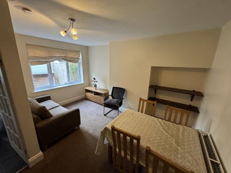 4 bedroom terraced house to rent - Photo 2
