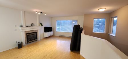 Bright and well kept 4 Bedroom Upper Suite in Sunrise Ridge North Nanaimo - Photo 2