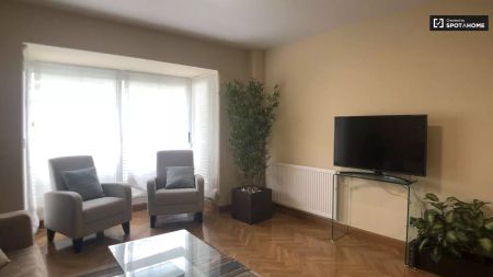 2-bedroom apartment for rent in Pinar del Rey, bills included - Photo 2