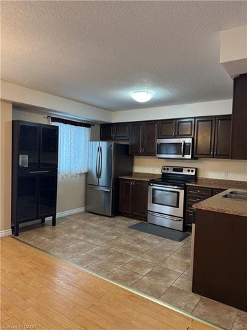 #9 - 55 Mooregate Crescent – Kitchener, Ontario - Photo 4