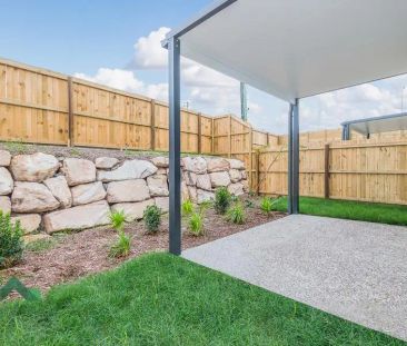 “Modern 3-Bedroom Town Home in Convenient Location” - Photo 3