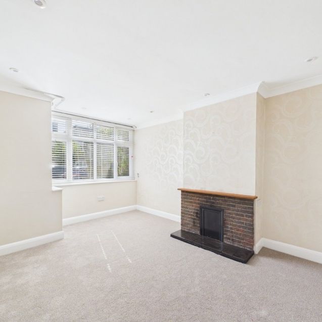 Mafeking Road, Wraysbury, Staines-upon-Thames,TW19 - Photo 1