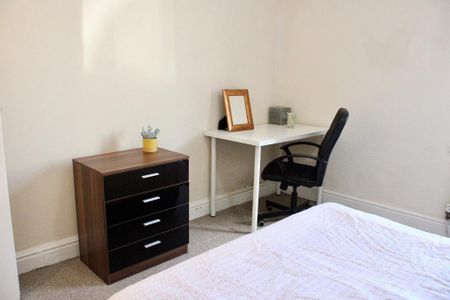 2 bedroom private hall to rent - Photo 5