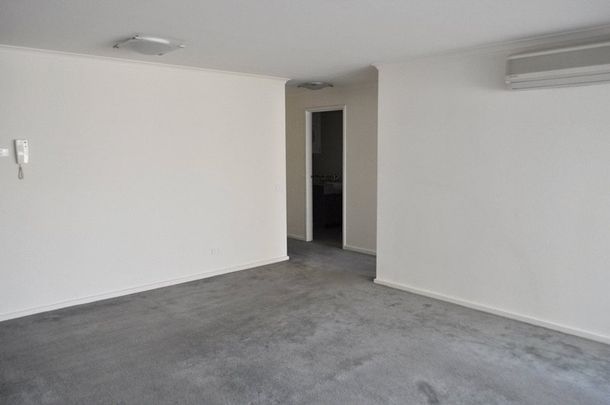 215/118 Dudley Street - Photo 1