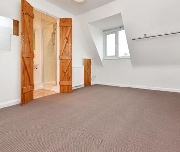 1 bedroom coach house to rent - Photo 3