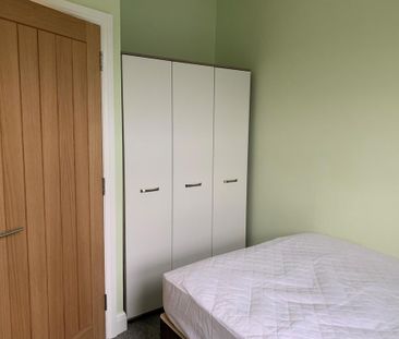 5 bedroom terraced house to rent - Photo 4