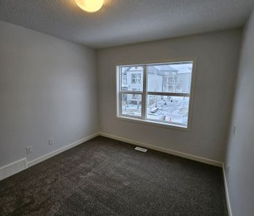 3 Bedroom 2.5 Bathroom Townhouse in Evanston - SF249 - Photo 5