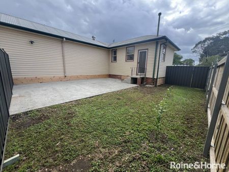 Convenient & Comfortable Living in Bomaderry - Photo 5
