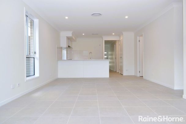 Brand new stunning 3-bedroom duplex - Photo 1