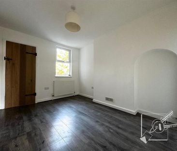 2 bedroom end of terrace house to rent - Photo 6