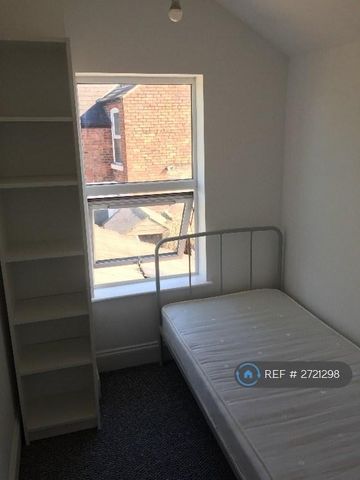 4 bedroom terraced house to rent - Photo 5
