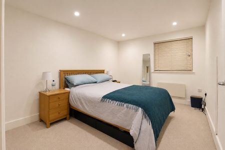 Capitol Square, 4-6 Church Street, Epsom, Surrey, KT17 4NP - Photo 2
