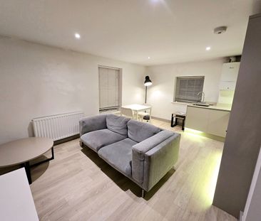 1 Bed Flat, London Court, RG1 - Photo 4