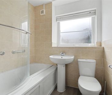 Thorpe Hall Avenue, Southend-on-Sea, Essex, SS1 3BT - Photo 6