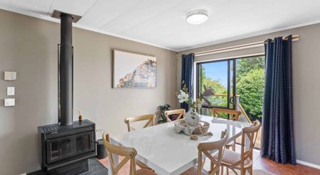 Private Home with Lovely Kapiti Views - Photo 2