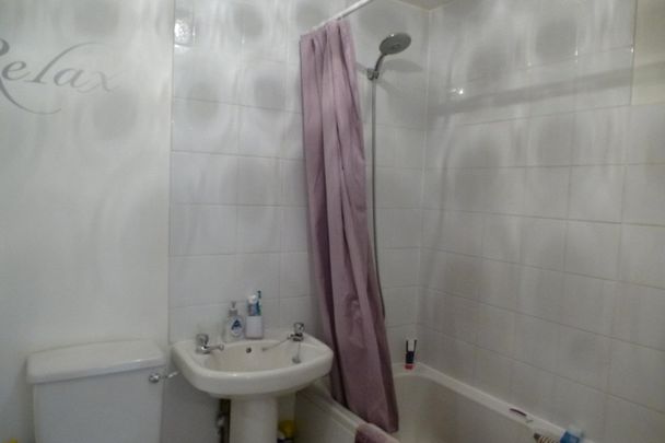 Gold Street - Photo 1